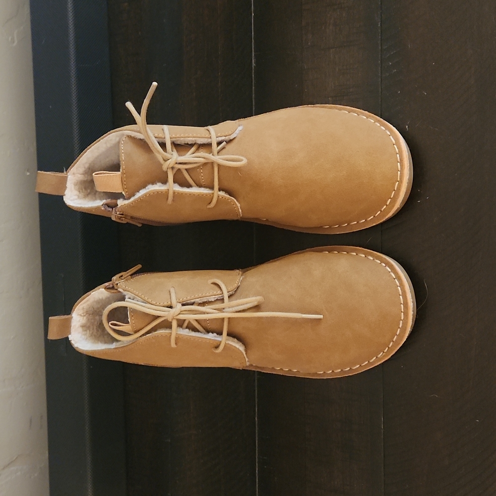 Boys shoes